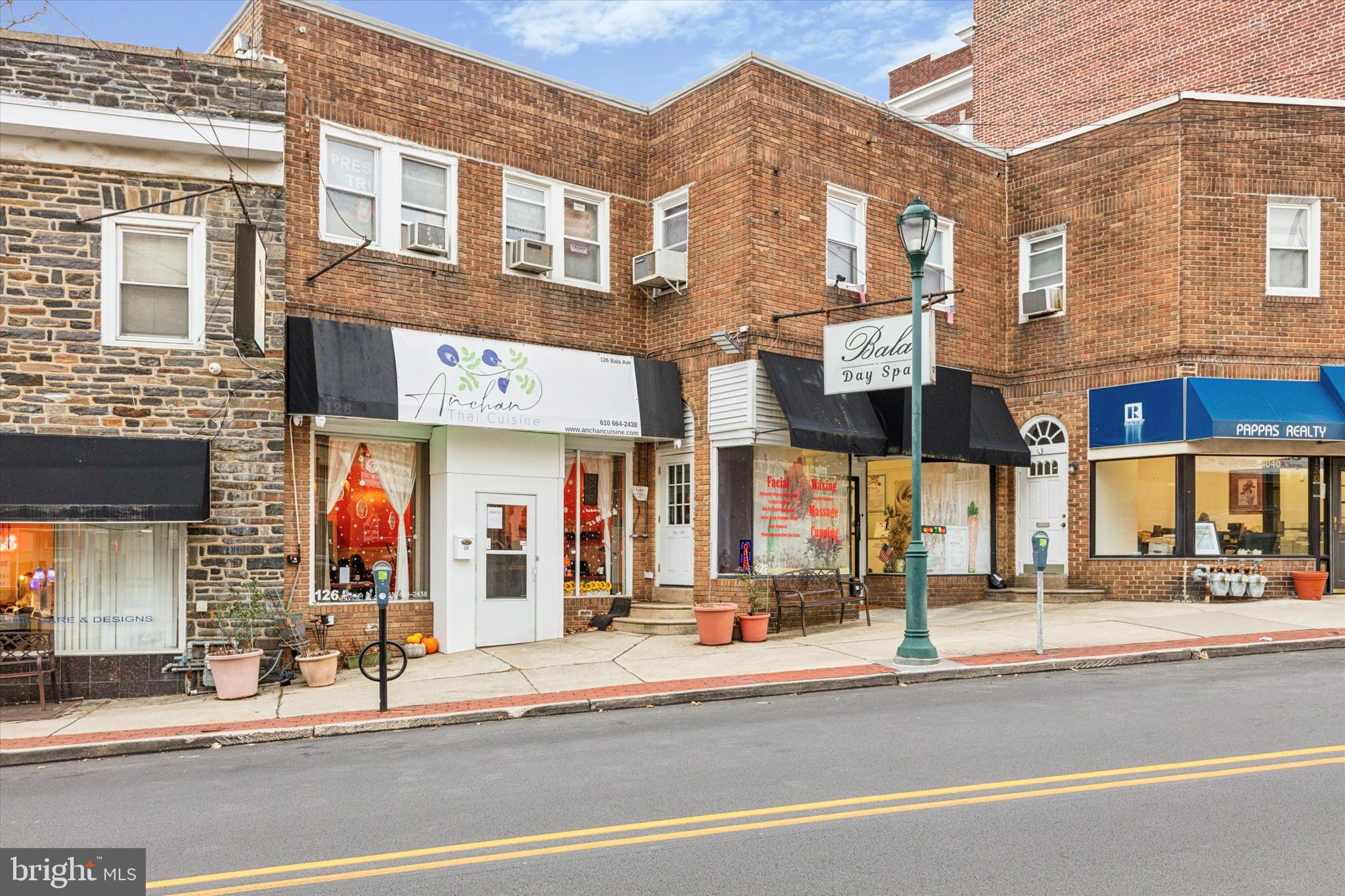 Real estate listing preview #1