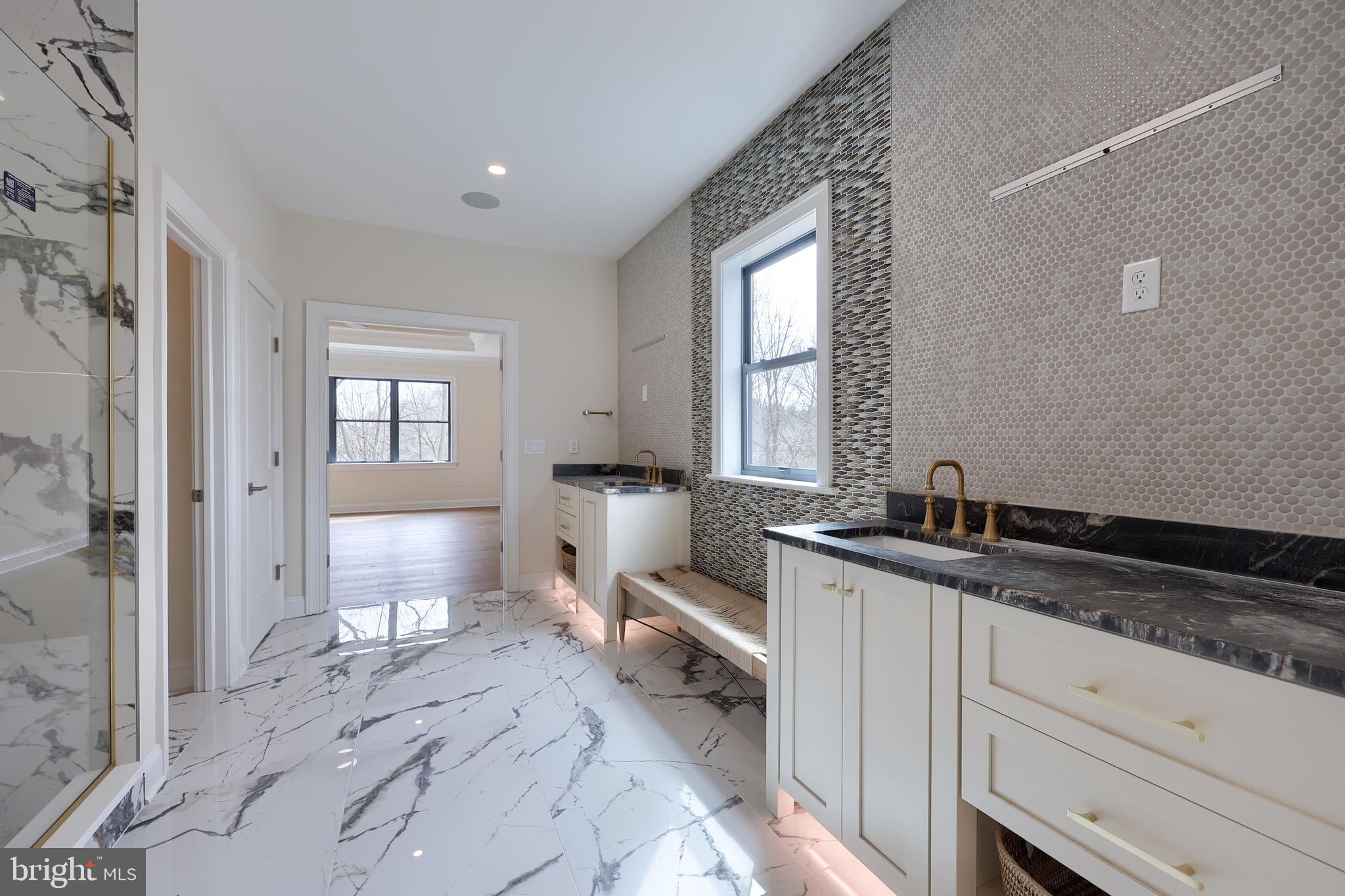 Real estate listing preview #48