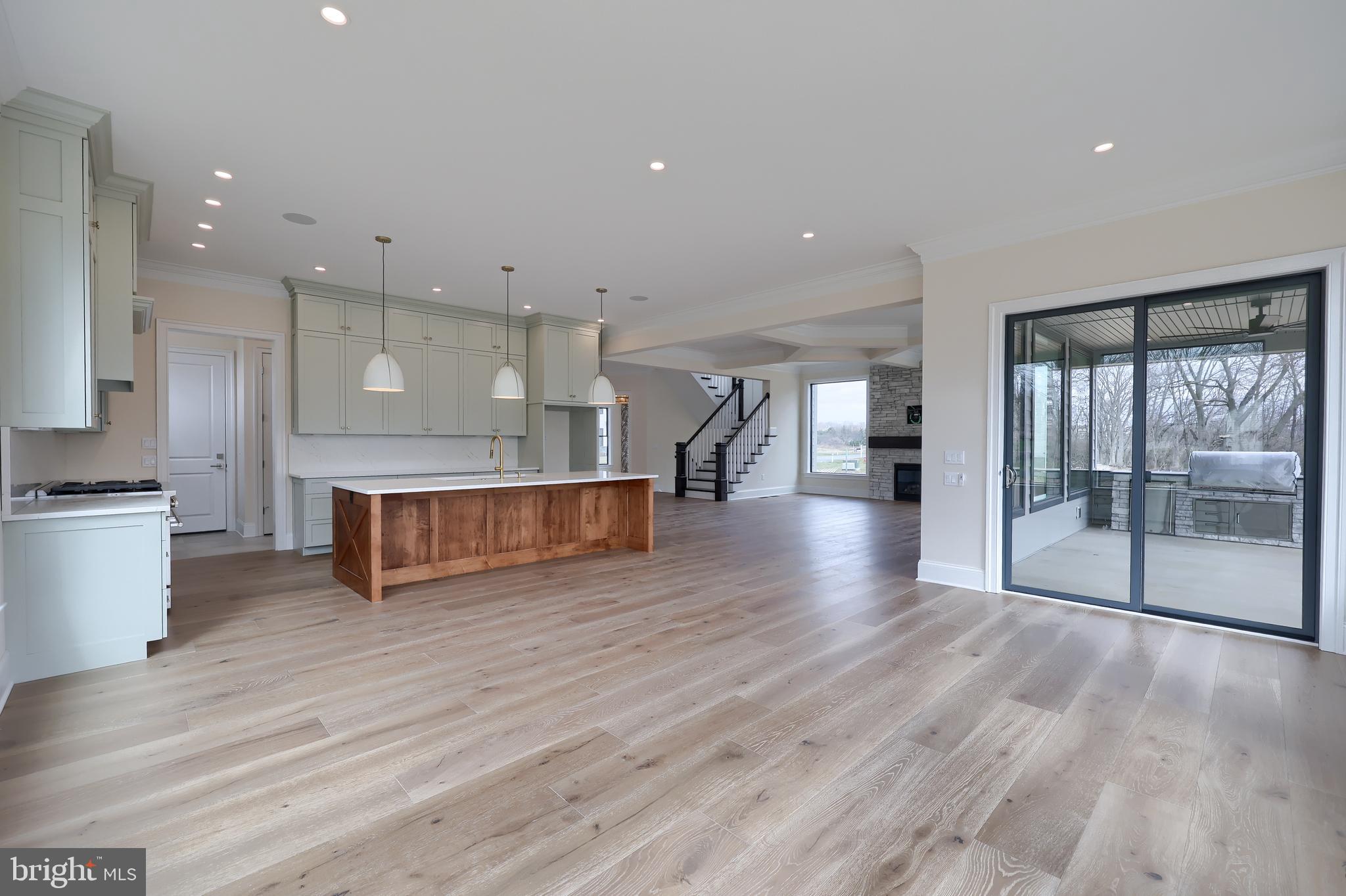 Real estate listing preview #16