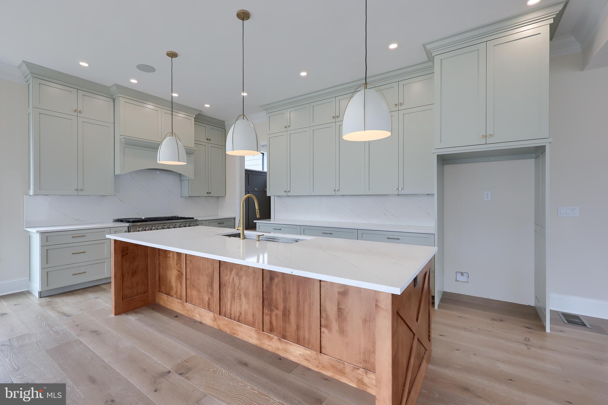 Real estate listing preview #17