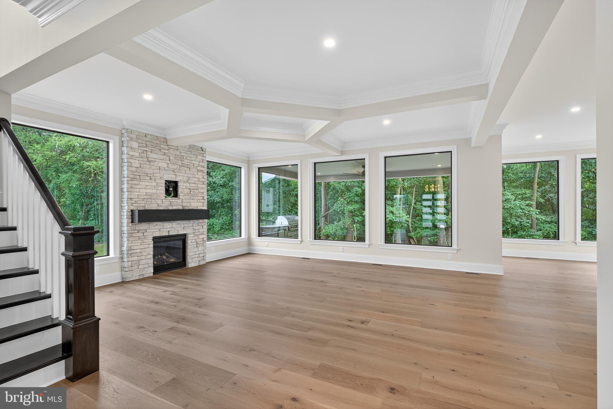 Real estate listing preview #6