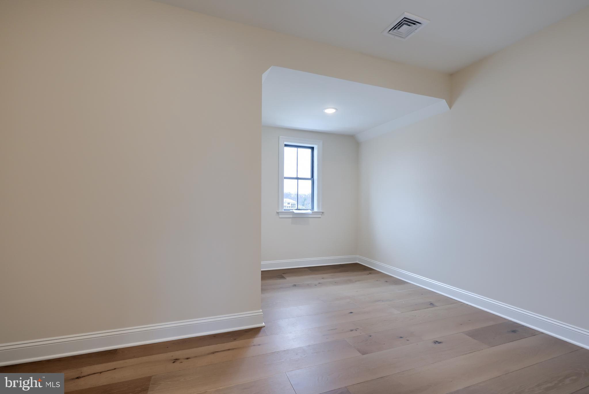 Real estate listing preview #56