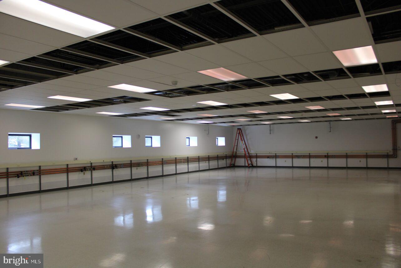 Real estate listing preview #2