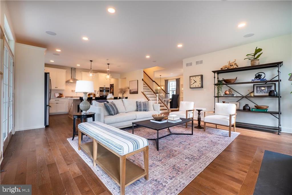 Real estate listing preview #4