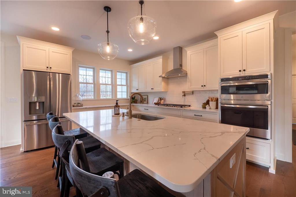 Real estate listing preview #24