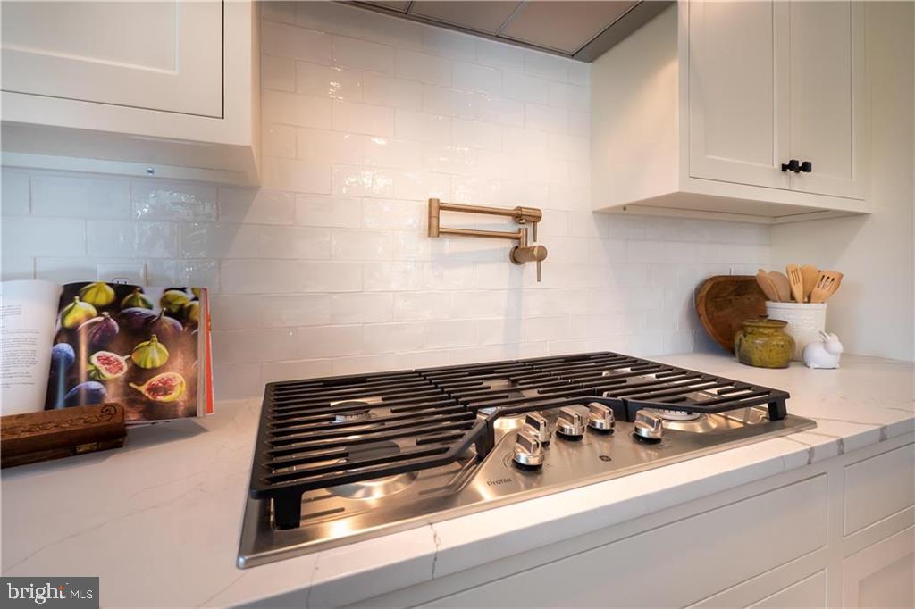 Real estate listing preview #22