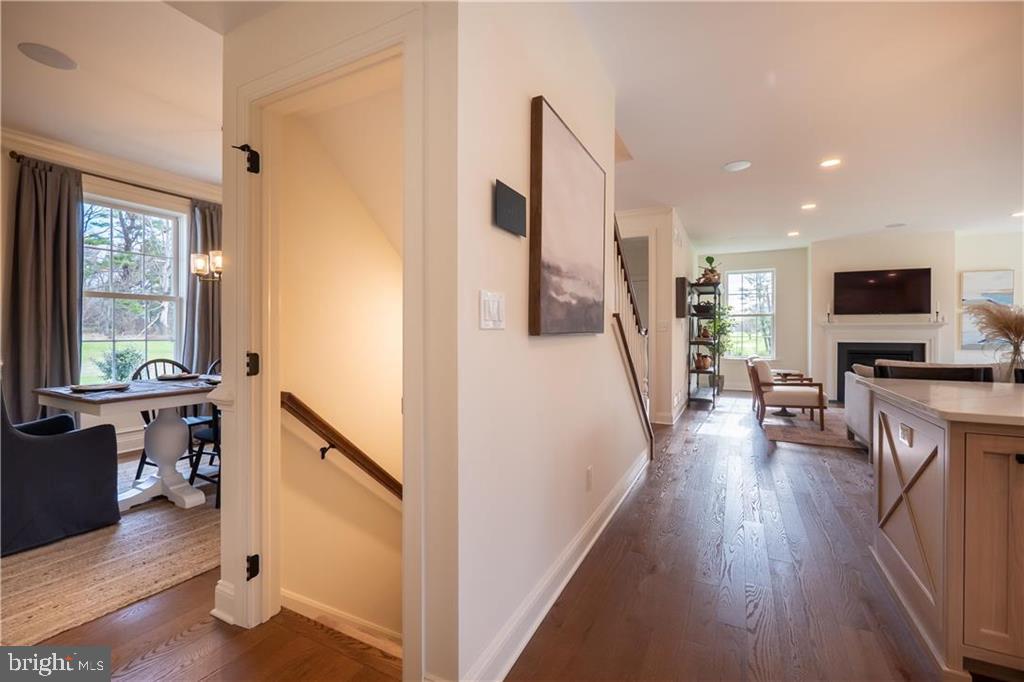 Real estate listing preview #14