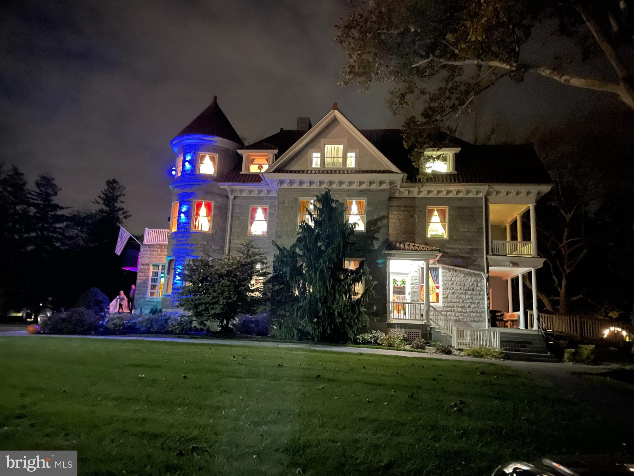 Real estate listing preview #2