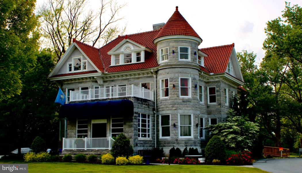 Real estate listing preview #1