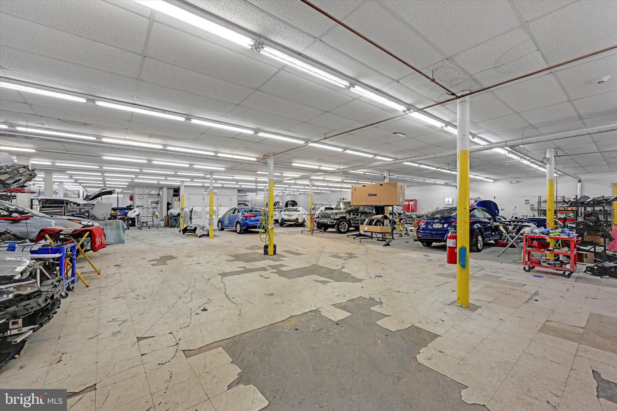 Real estate listing preview #14