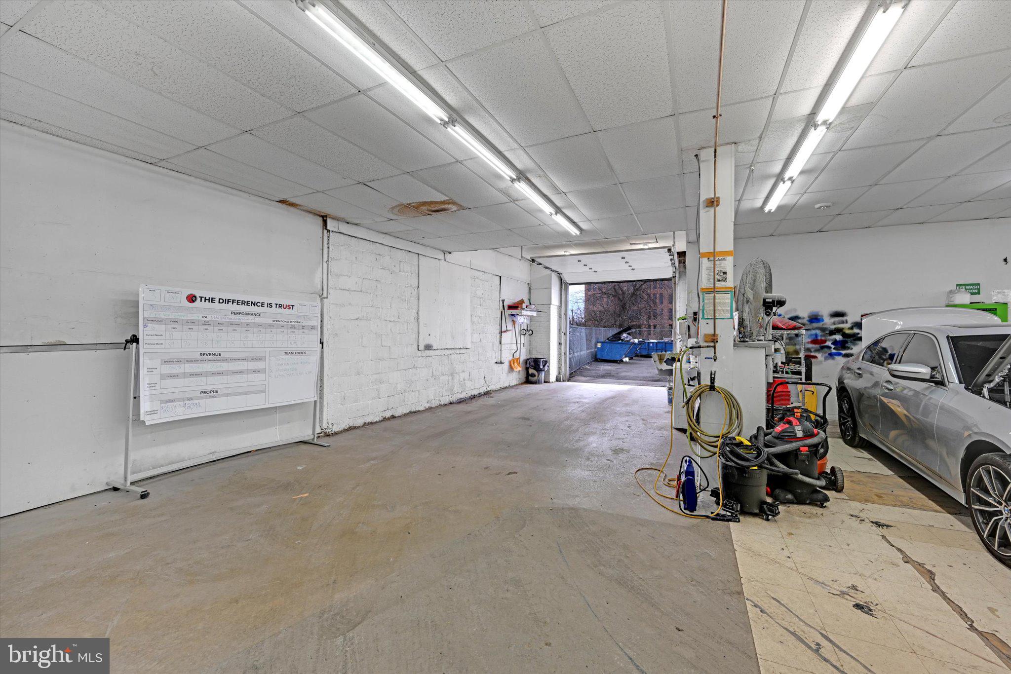 Real estate listing preview #13