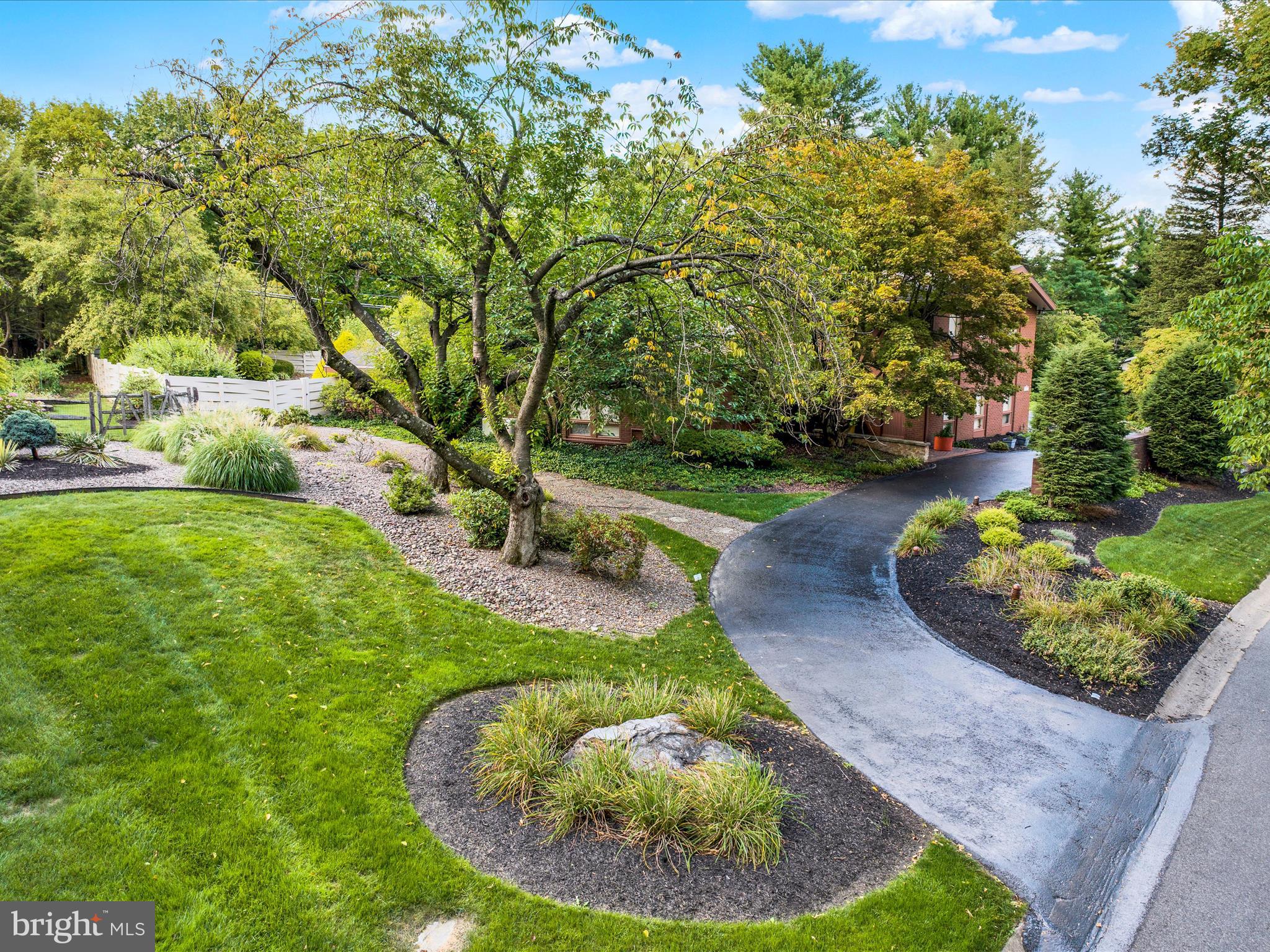 Real estate listing preview #4