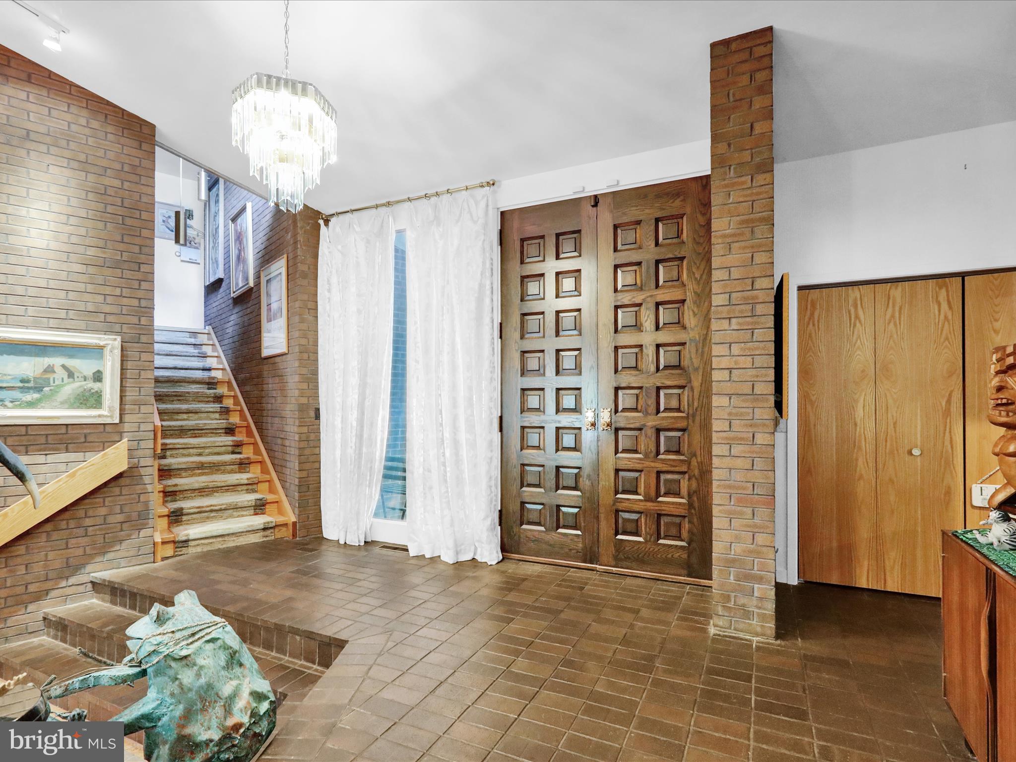 Real estate listing preview #9