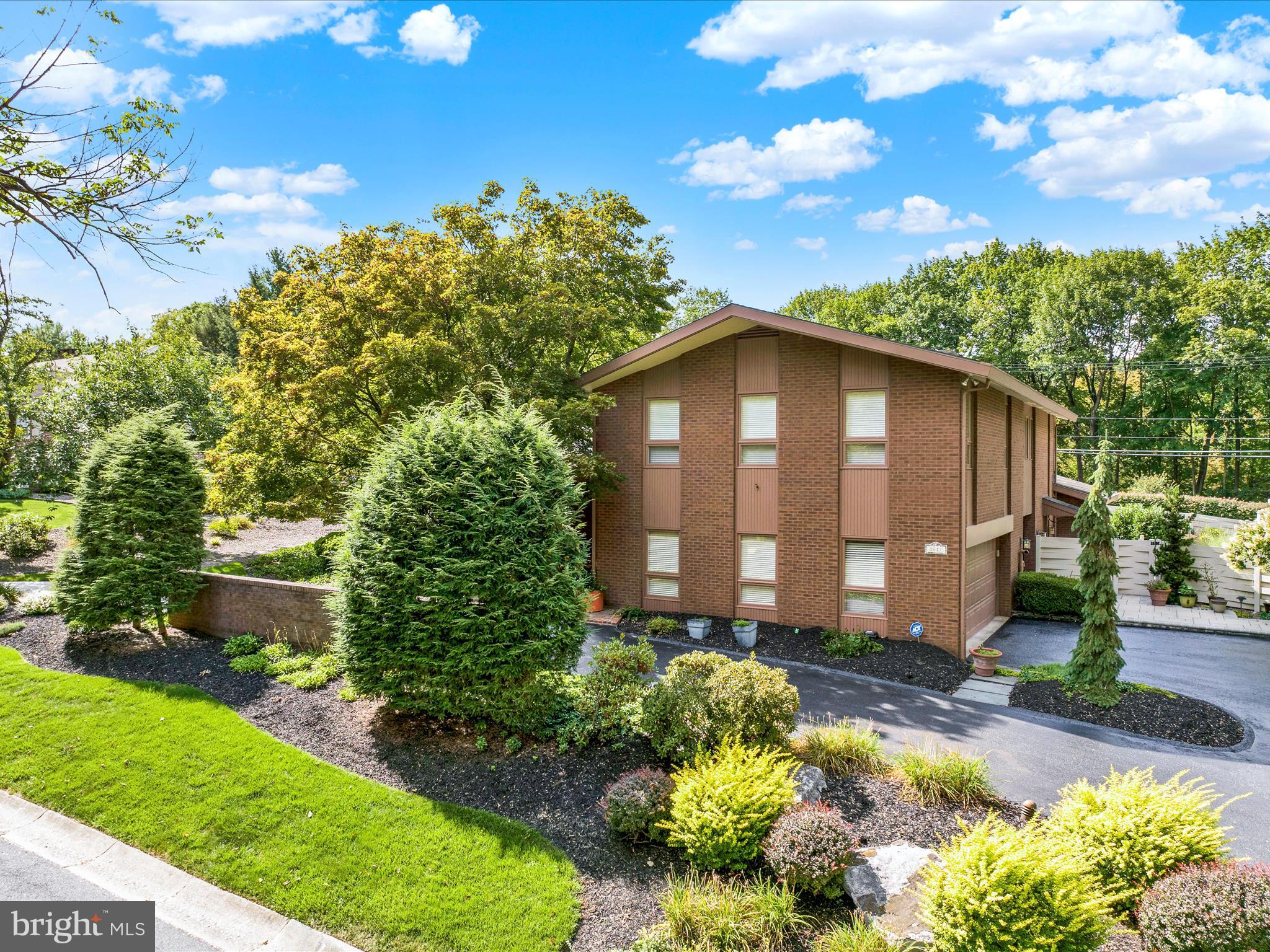 Real estate listing preview #3