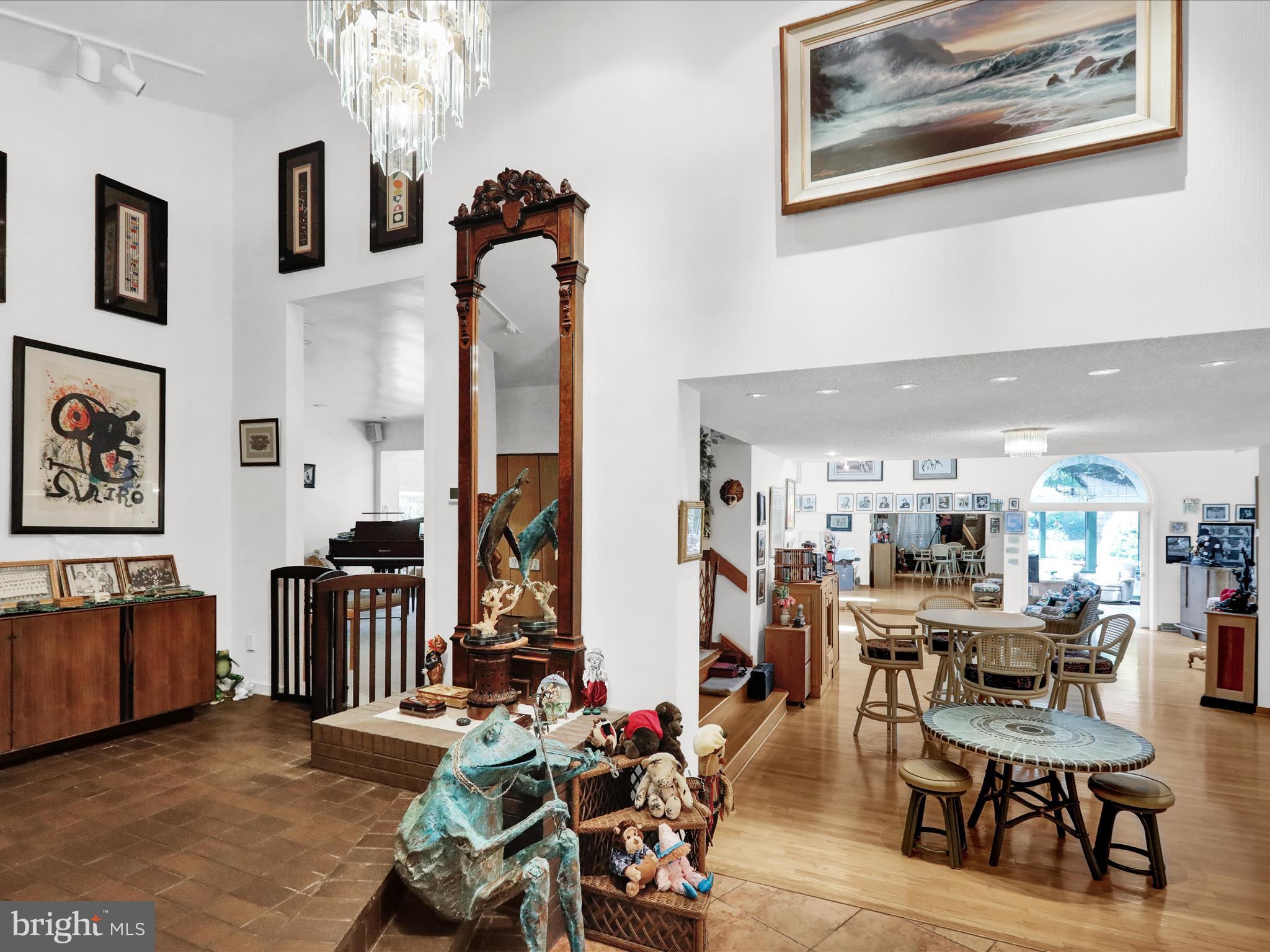 Real estate listing preview #6