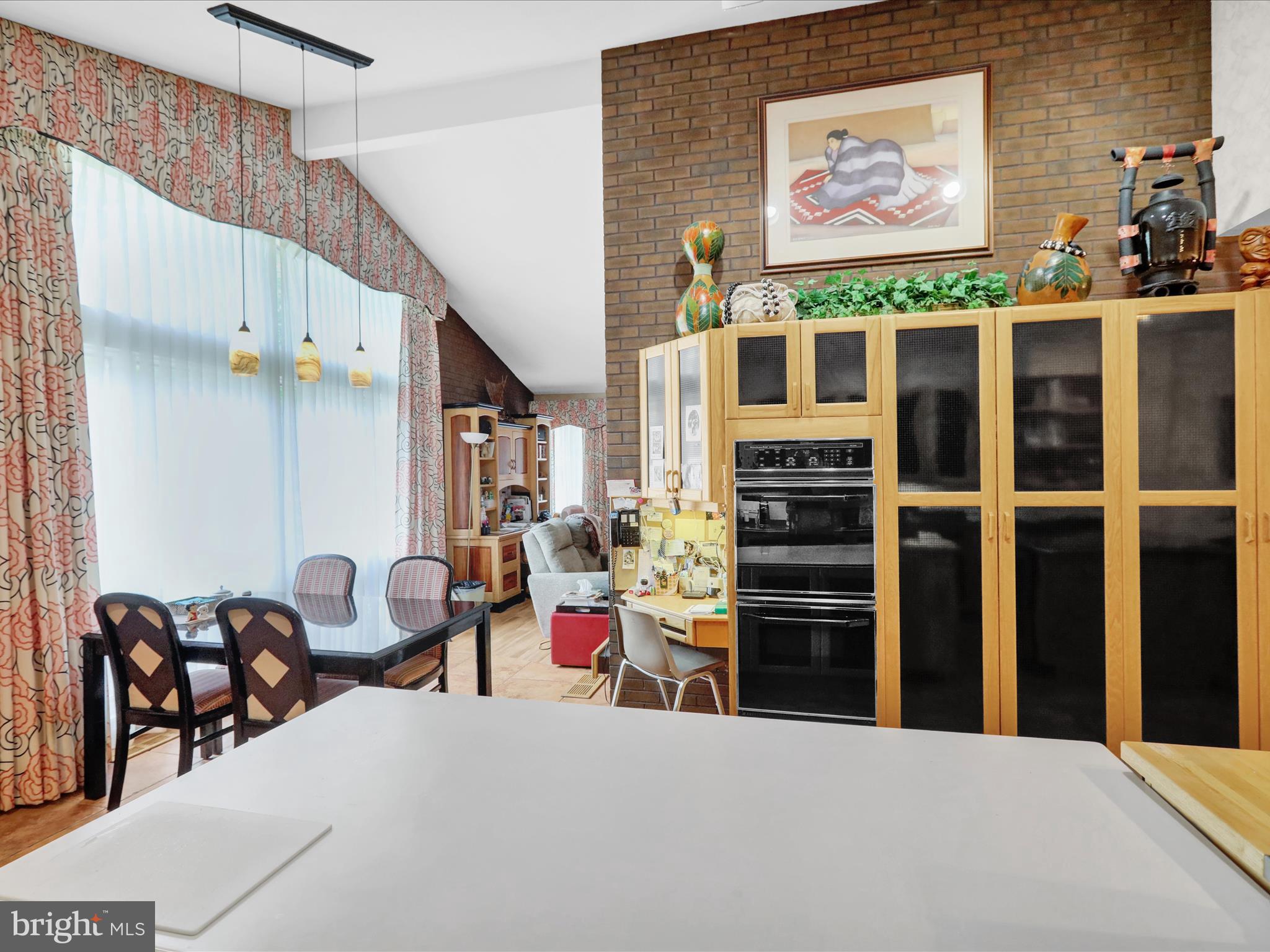 Real estate listing preview #24