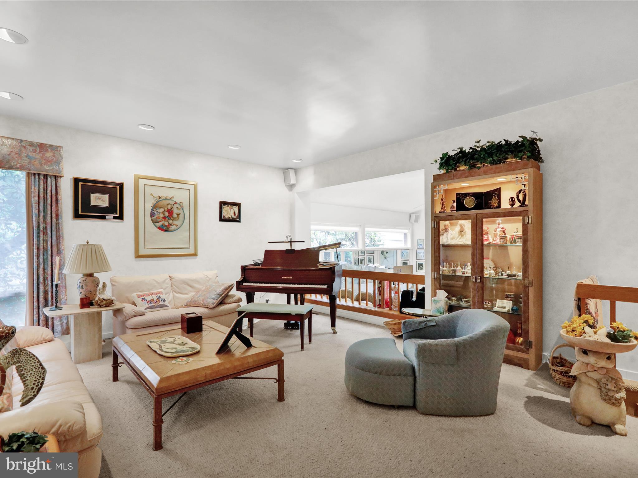 Real estate listing preview #16