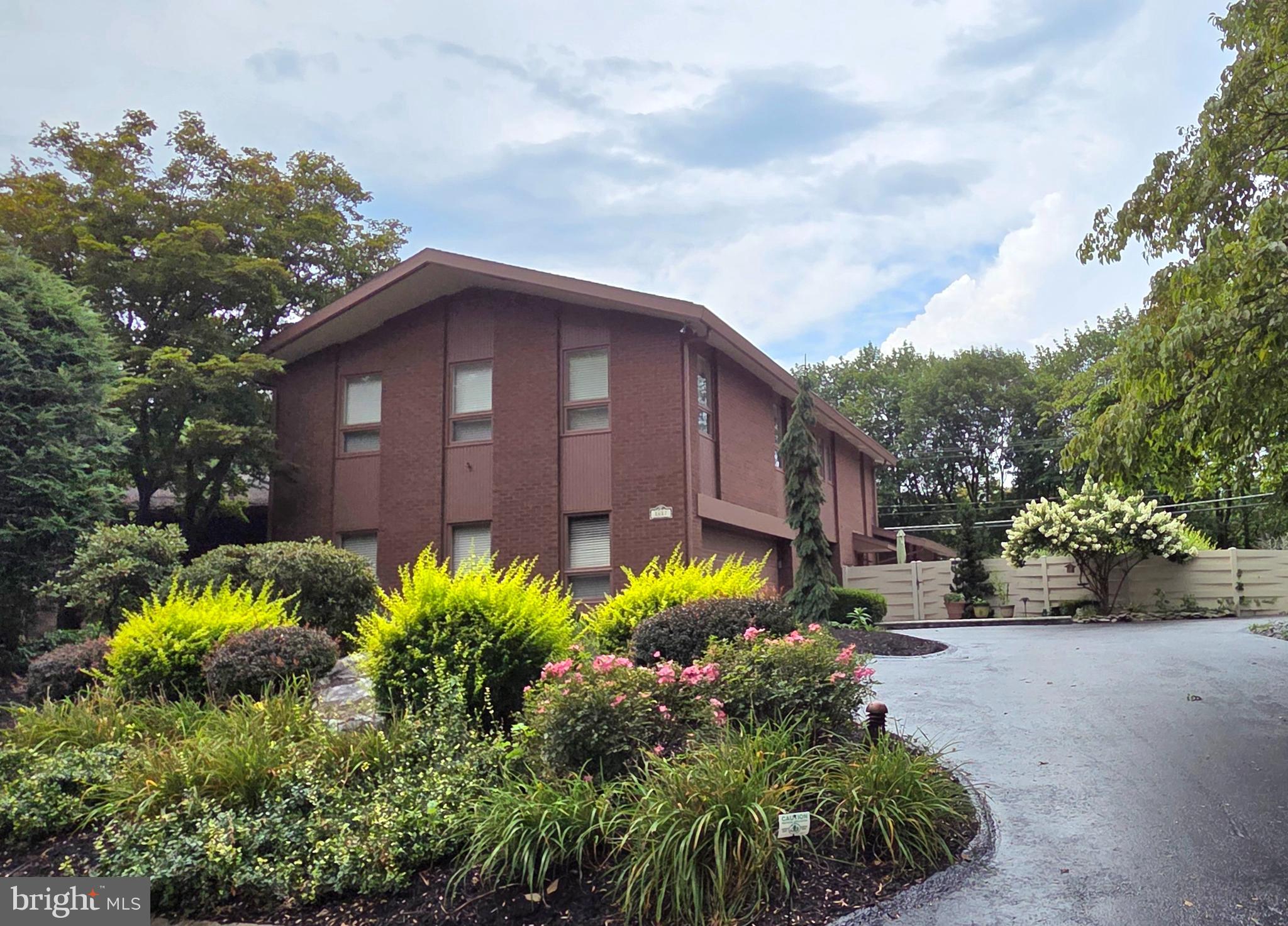 Real estate listing preview #1