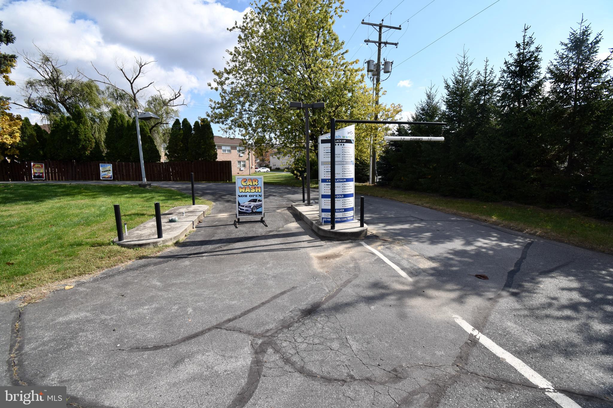 Real estate listing preview #14