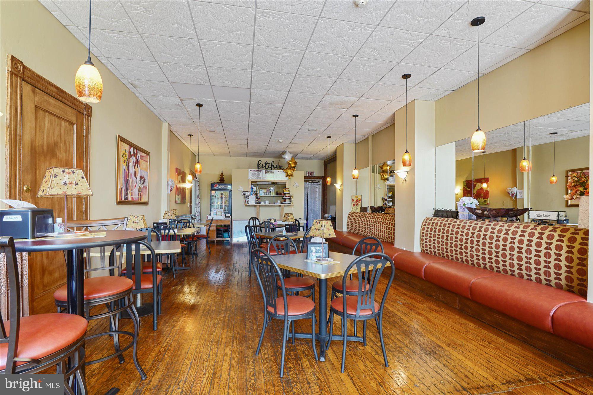 Real estate listing preview #6