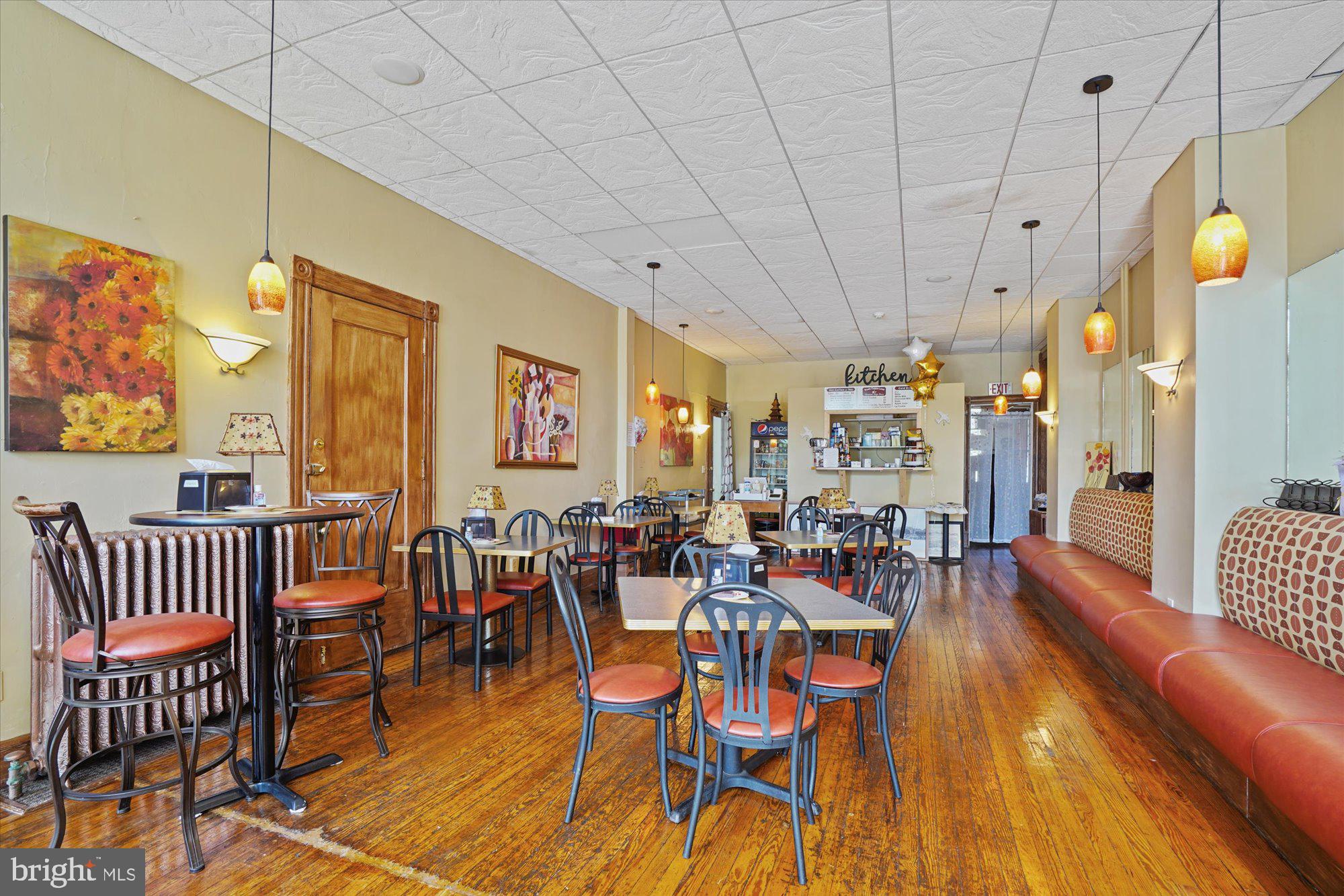 Real estate listing preview #8