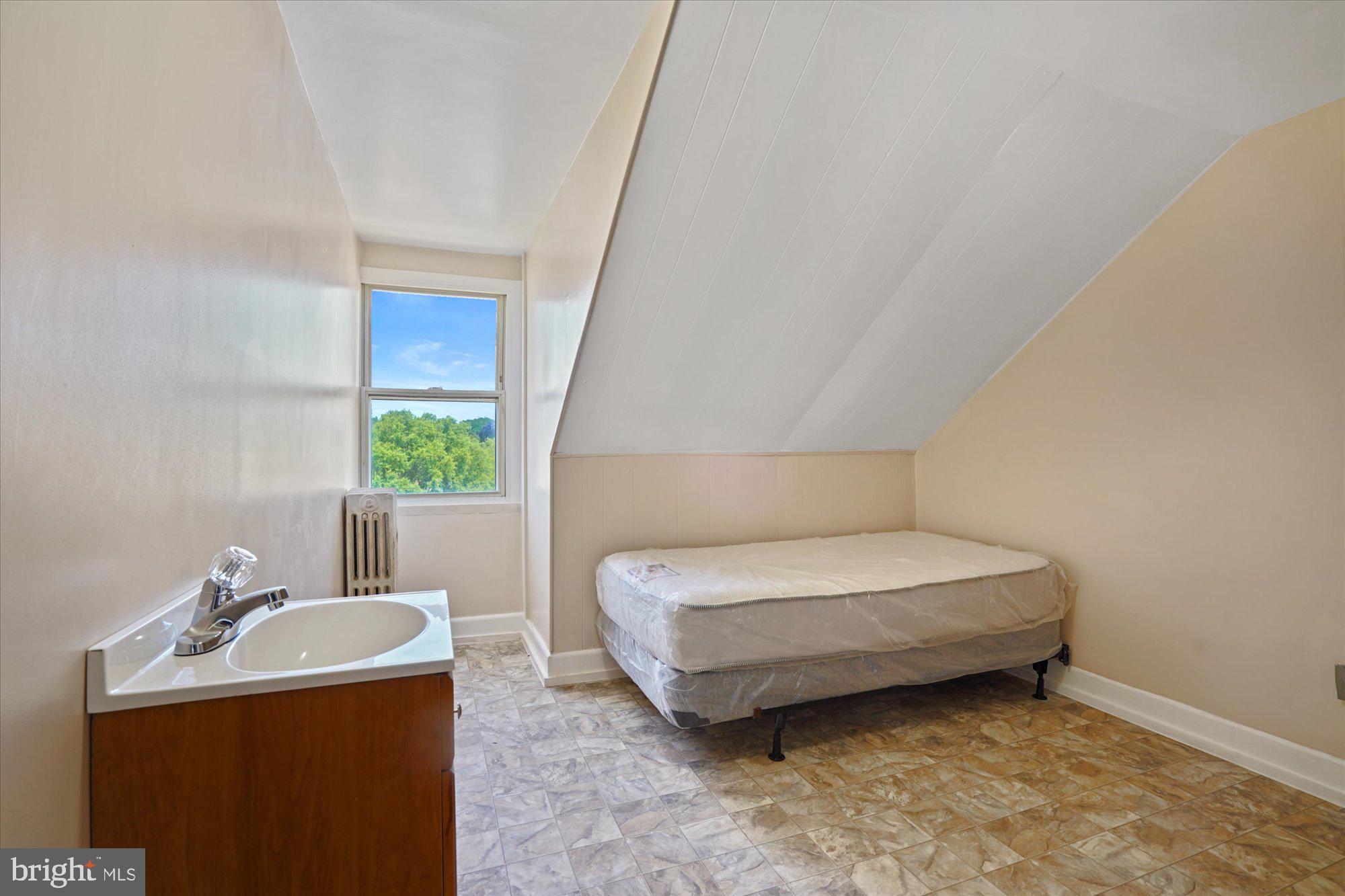 Real estate listing preview #17