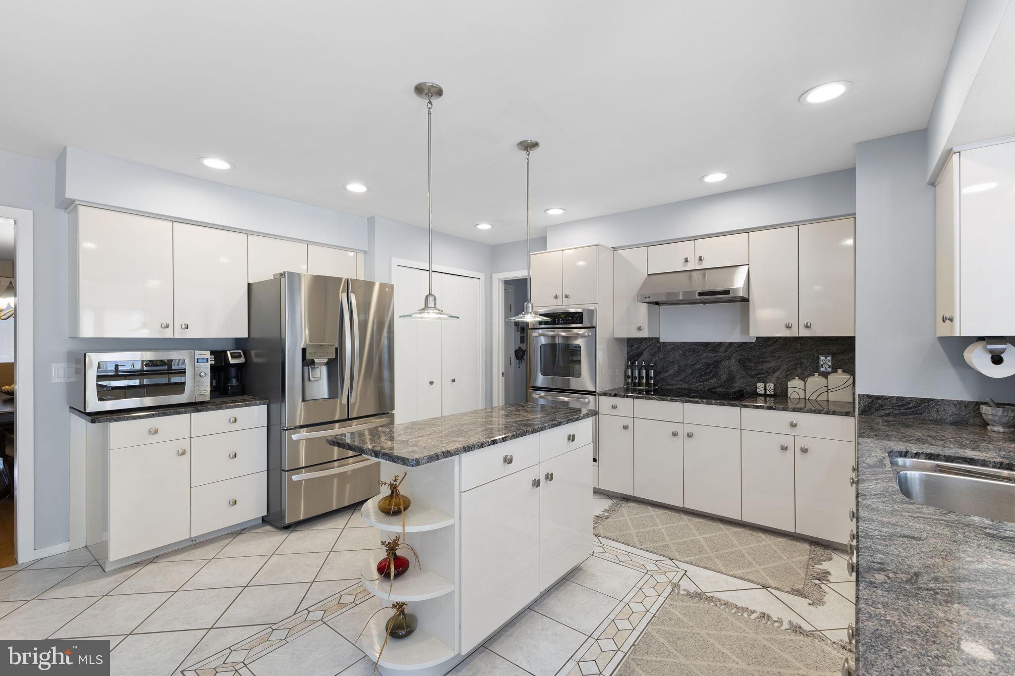 Real estate listing preview #12