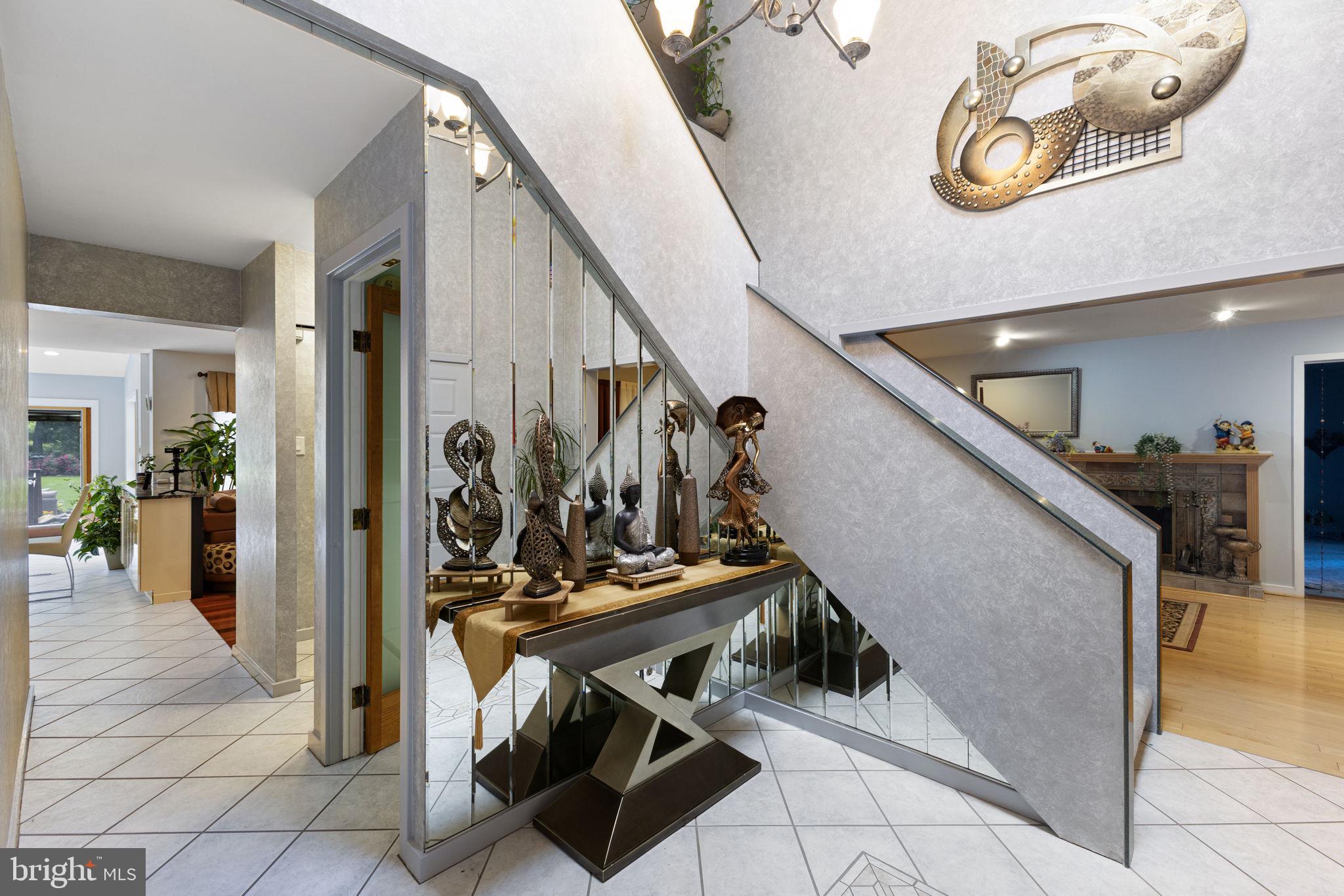 Real estate listing preview #8