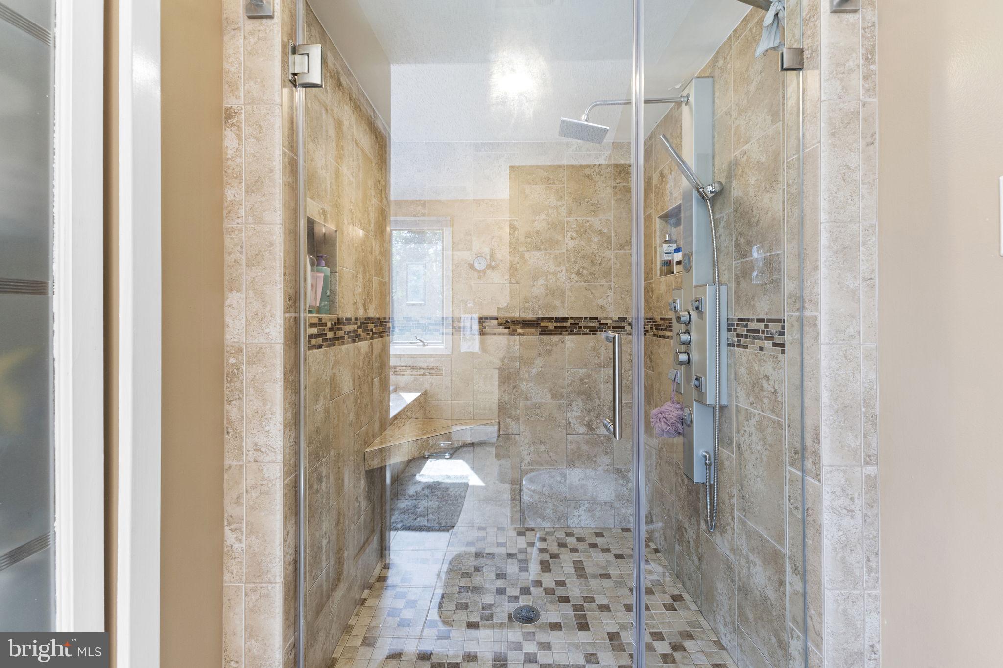 Real estate listing preview #24