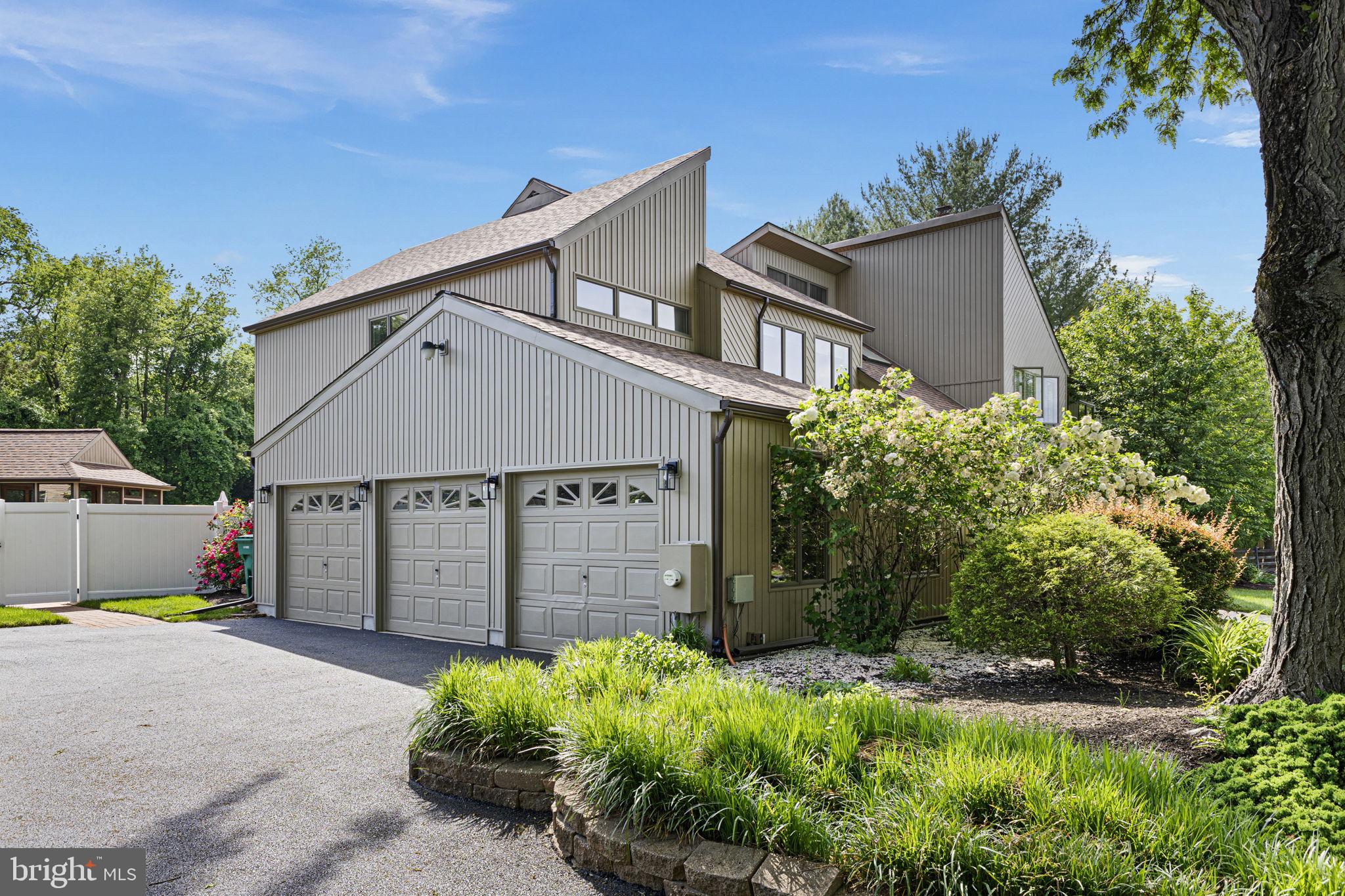 Real estate listing preview #4