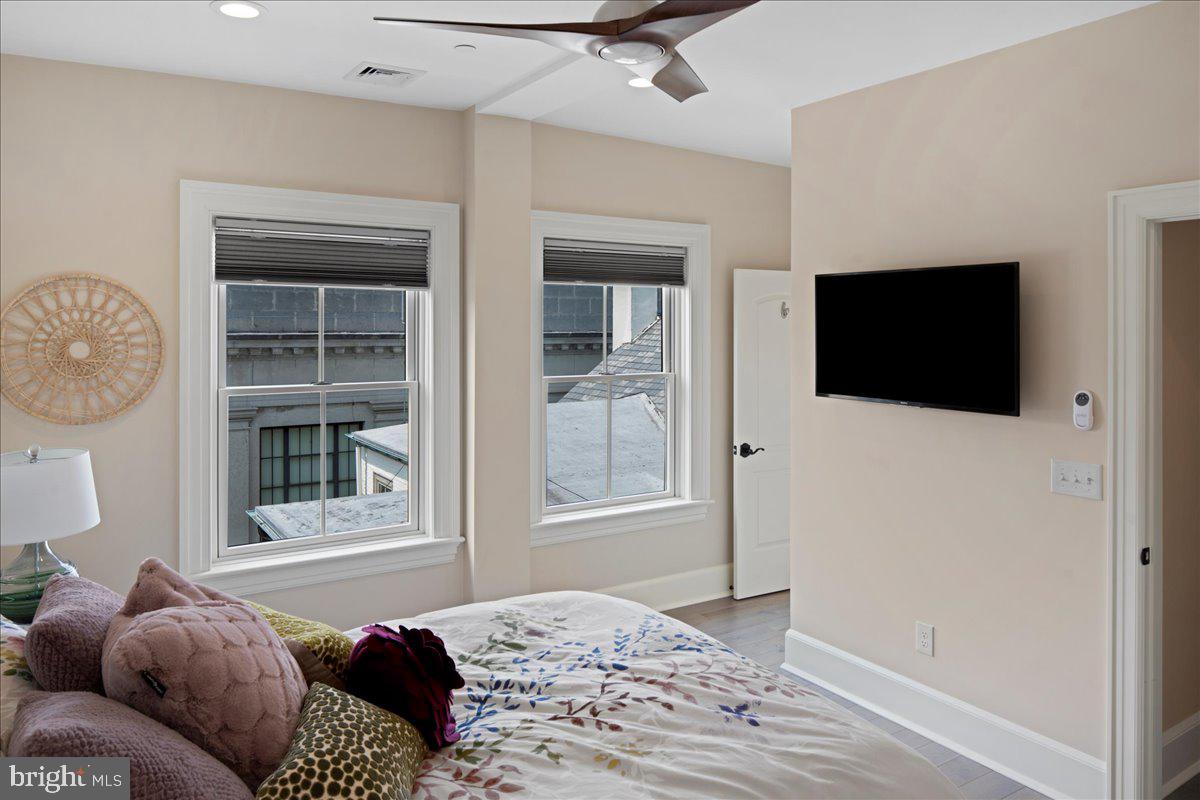 Real estate listing preview #22