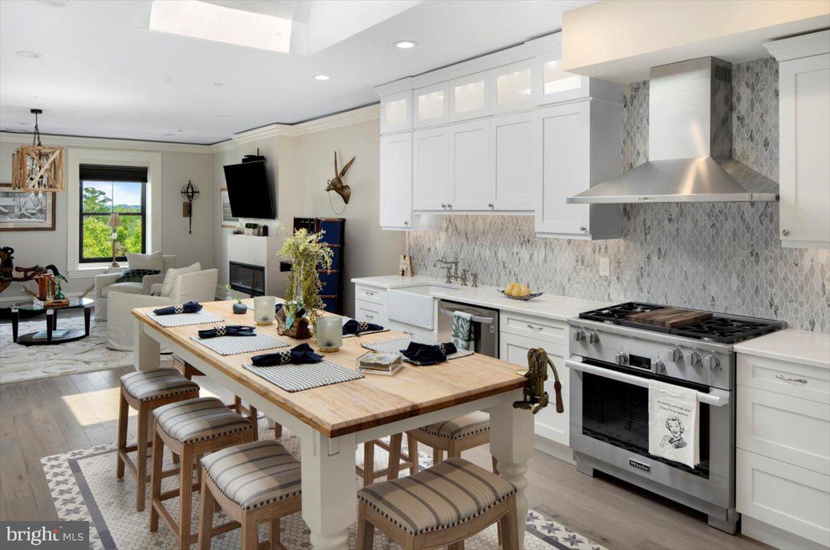 Real estate listing preview #8