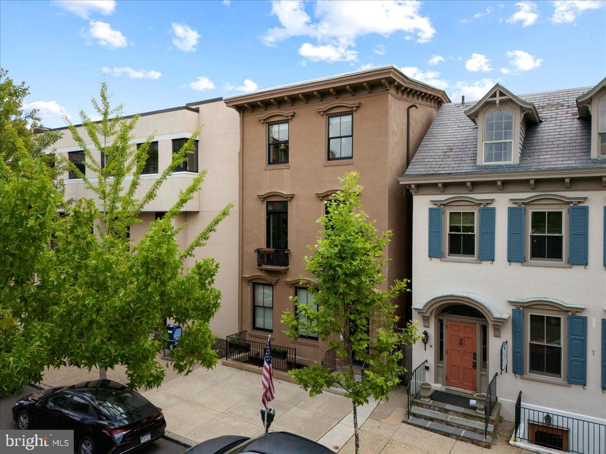 Real estate listing preview #2