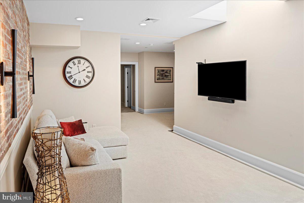 Real estate listing preview #27