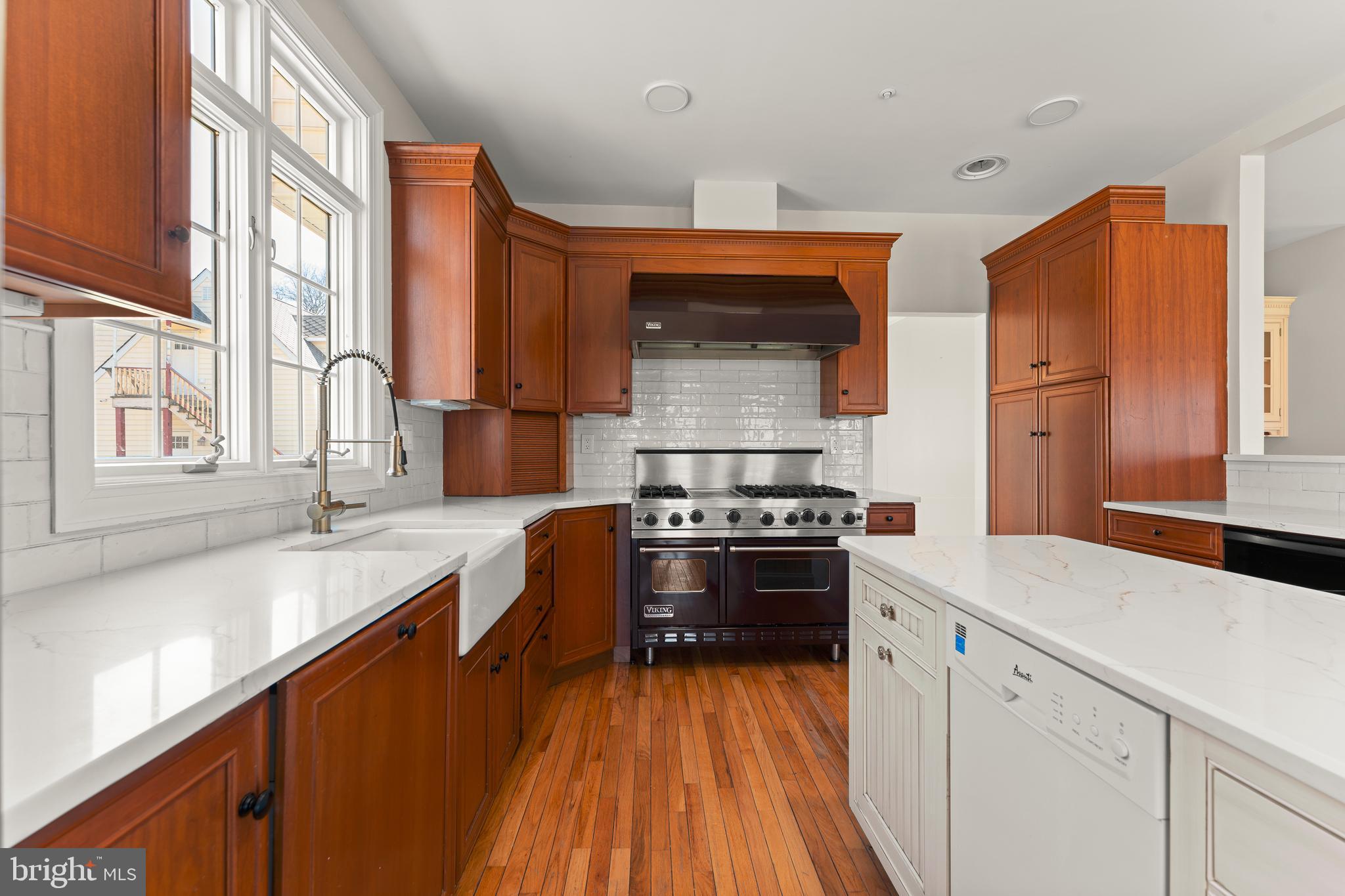 Real estate listing preview #17