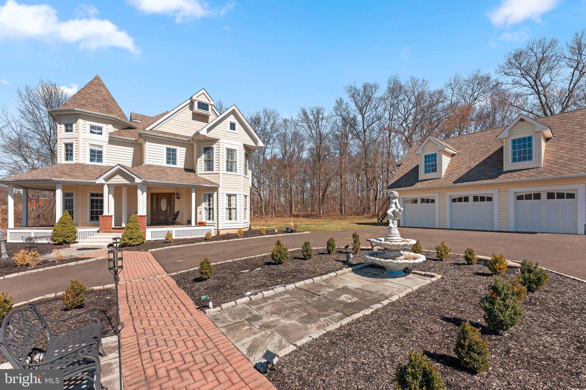 Real estate listing preview #4