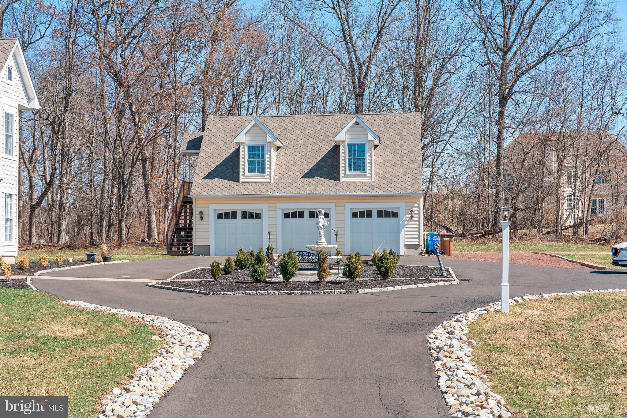 Real estate listing preview #3