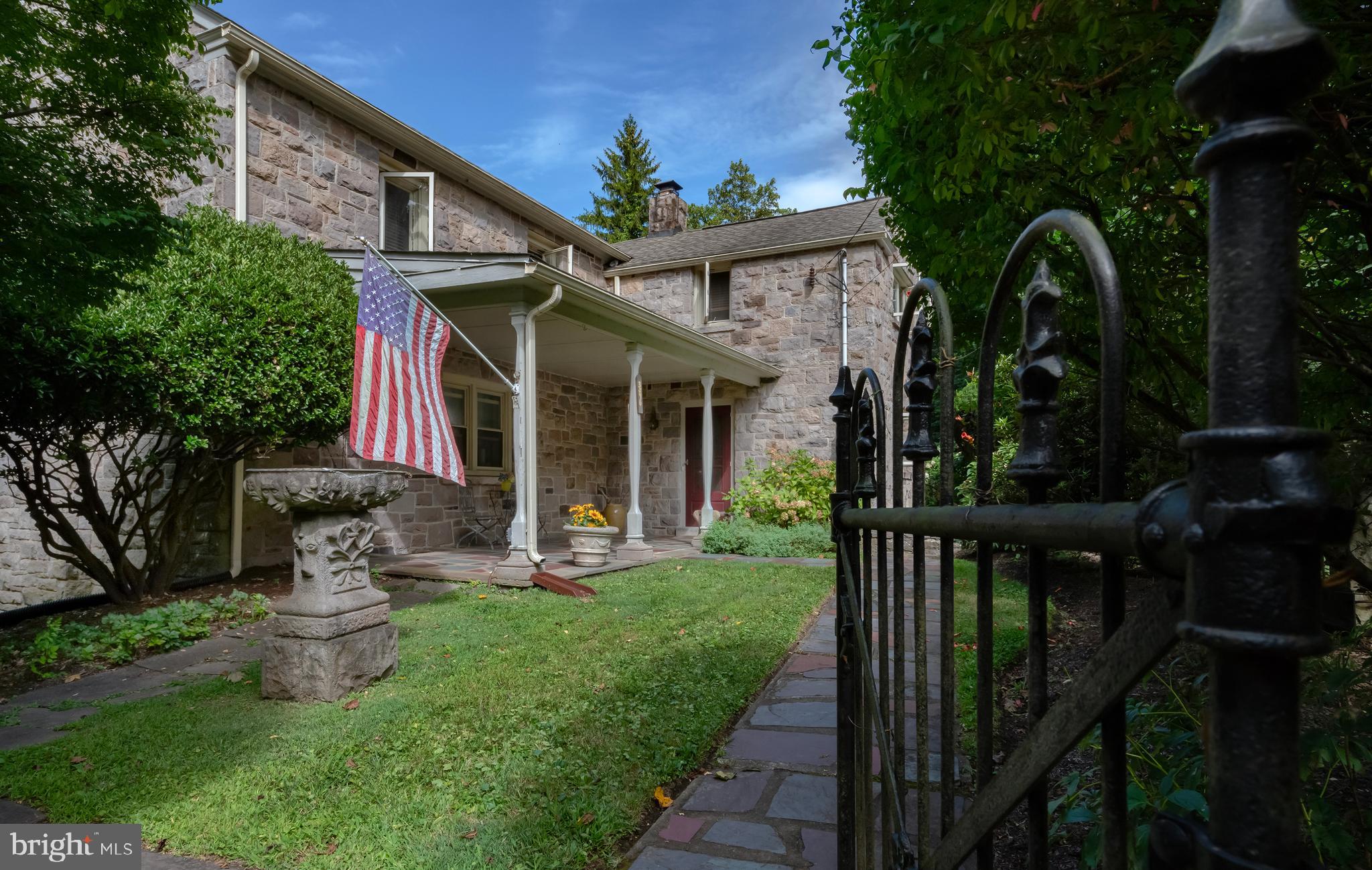 Real estate listing preview #3