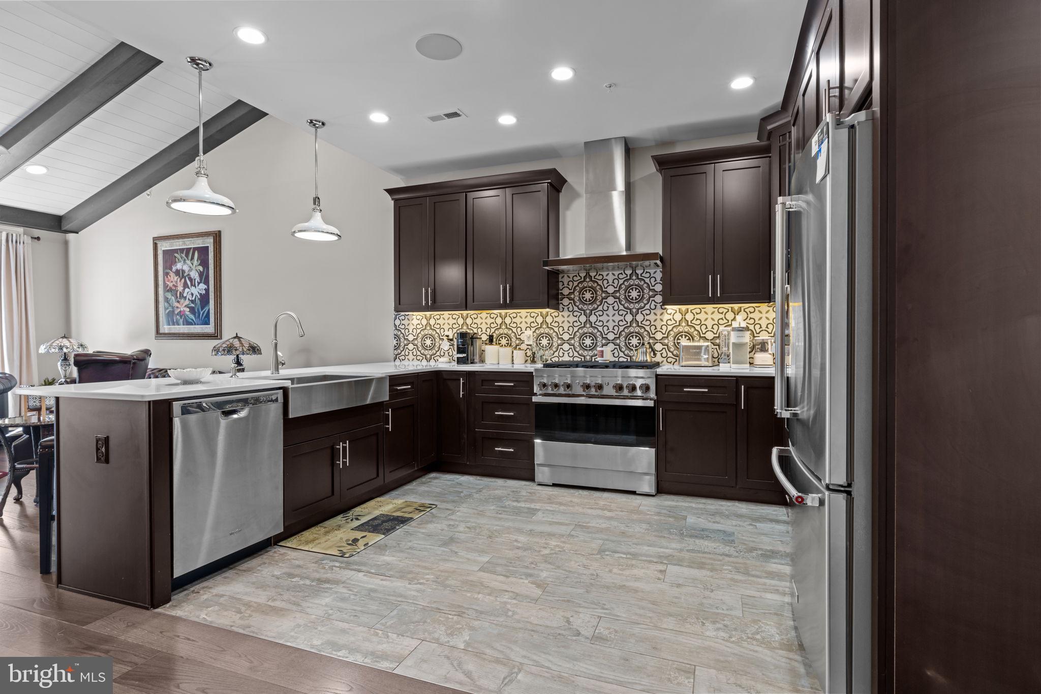 Real estate listing preview #6