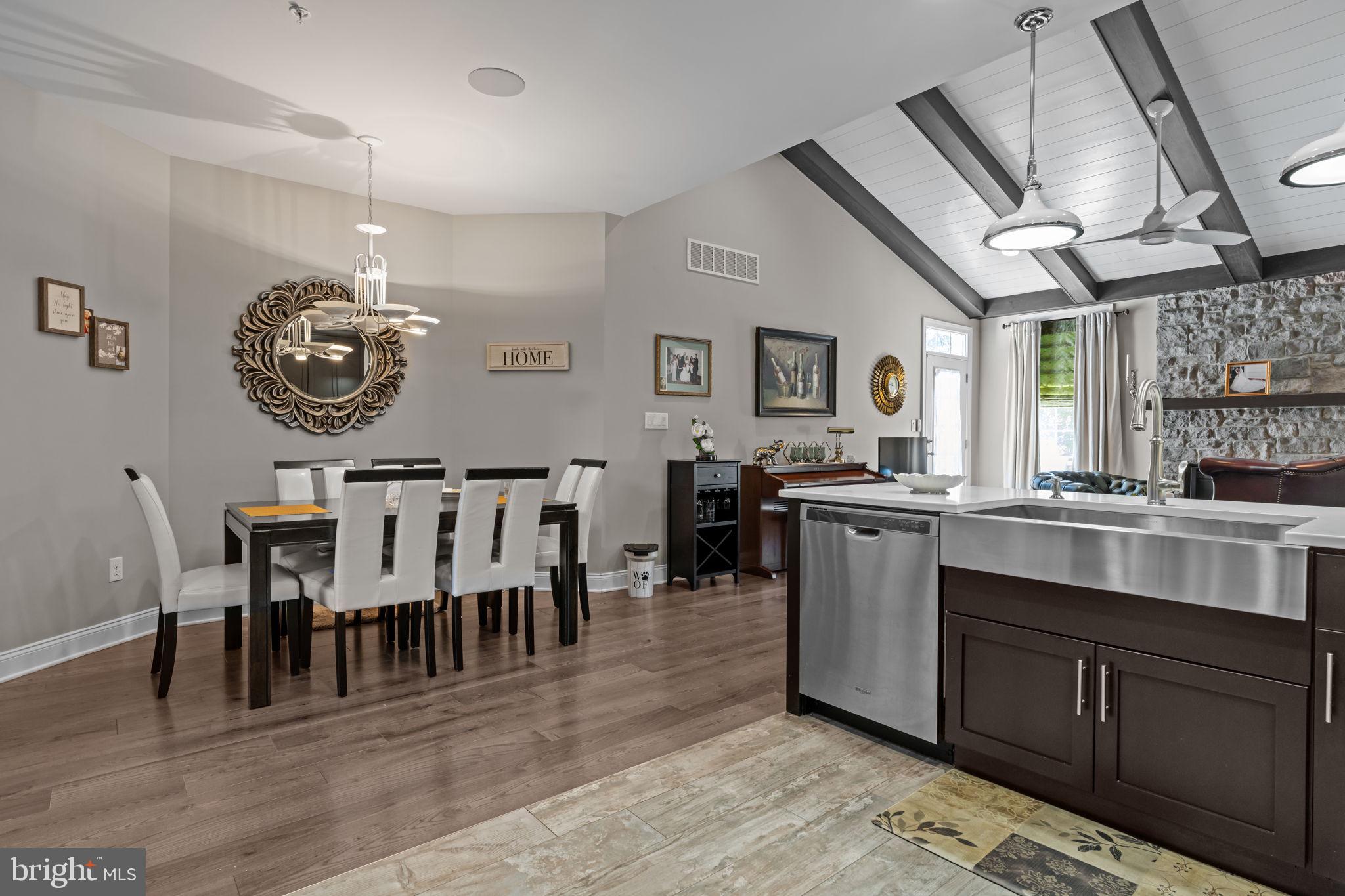 Real estate listing preview #10