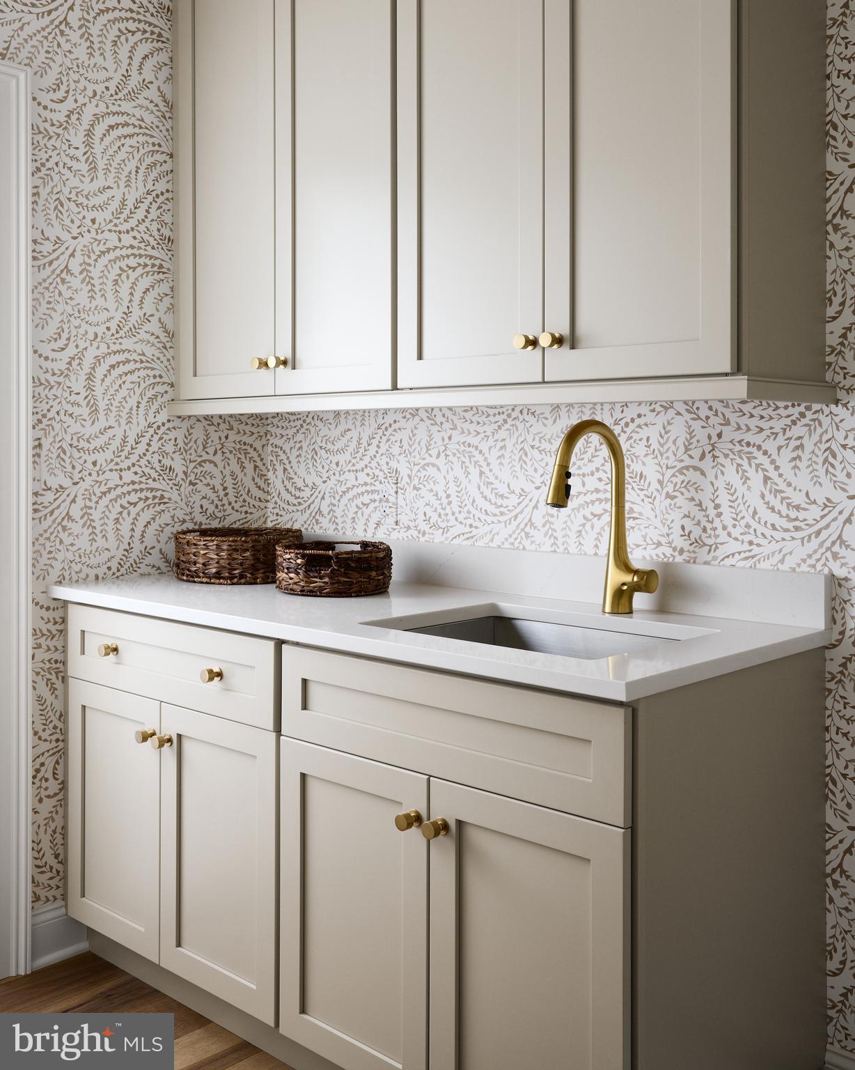 Real estate listing preview #12