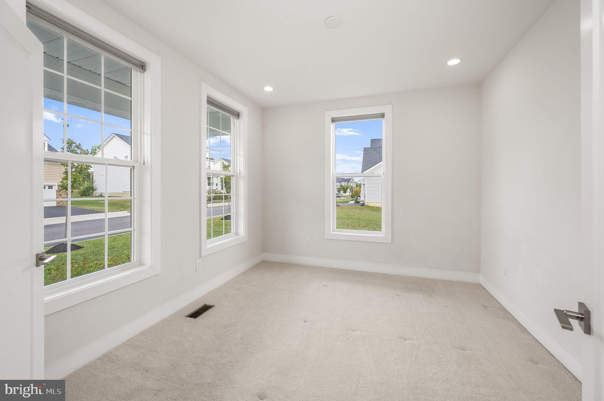 Real estate listing preview #12