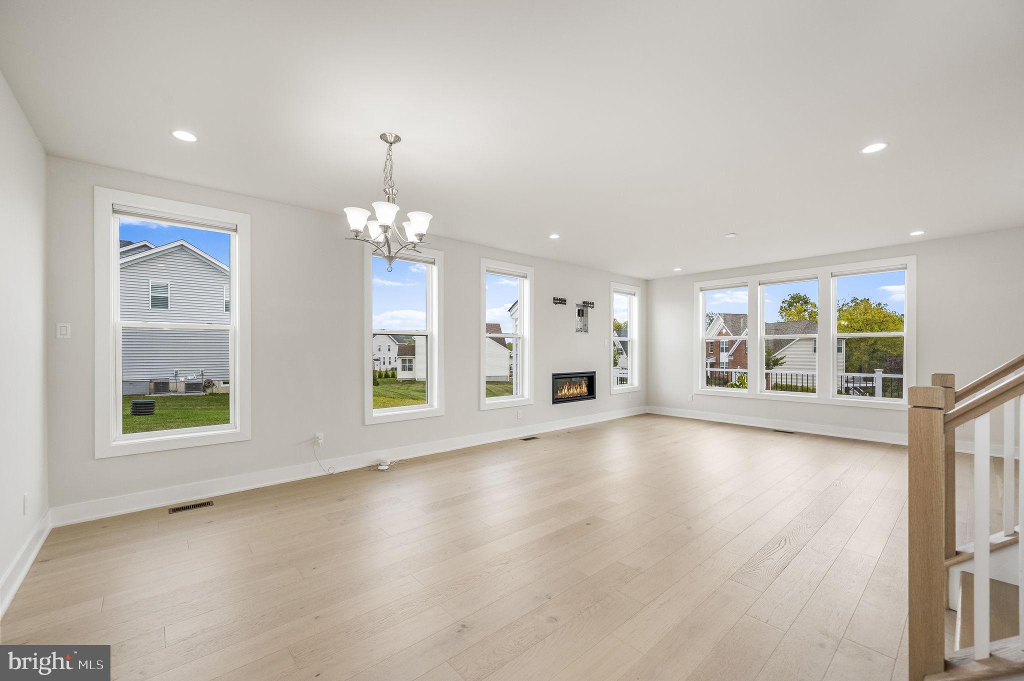 Real estate listing preview #6