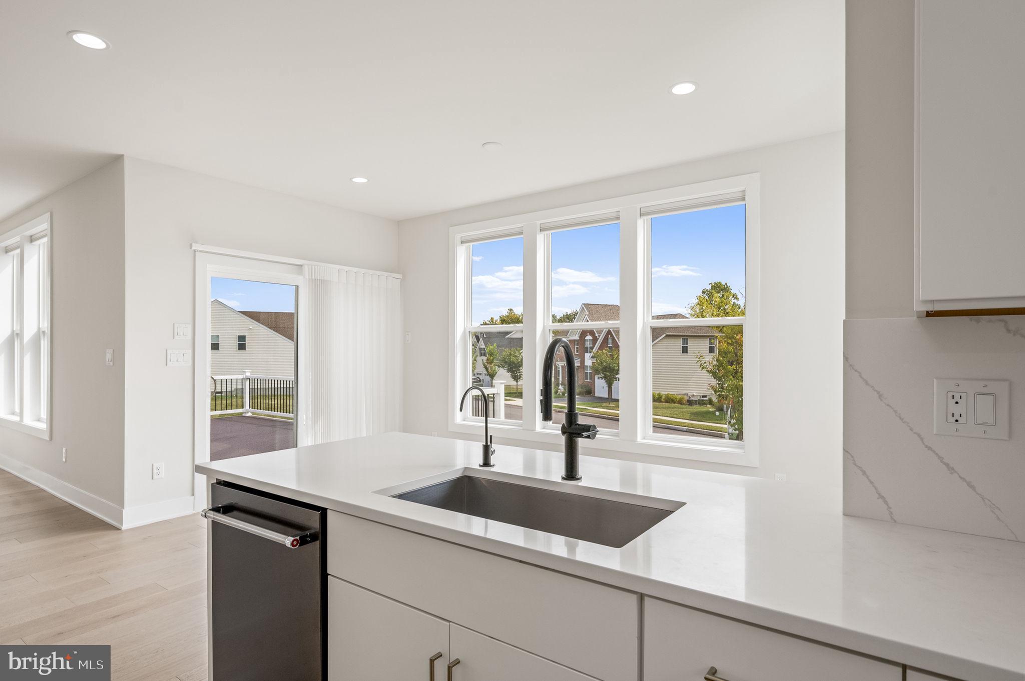 Real estate listing preview #10