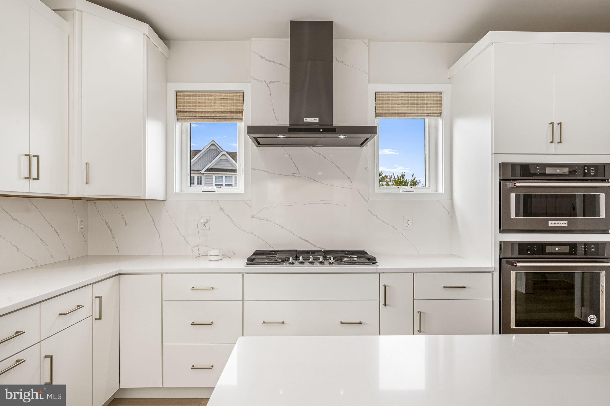 Real estate listing preview #8