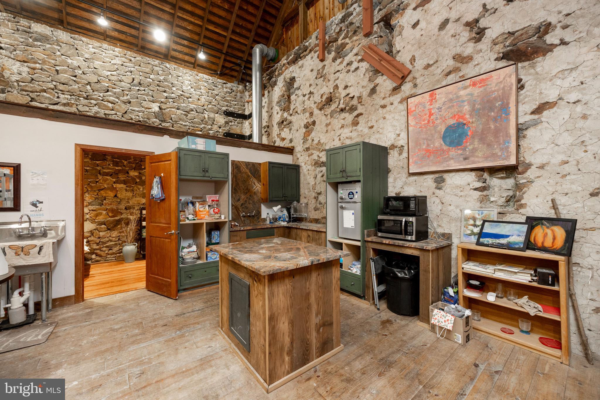 Real estate listing preview #9