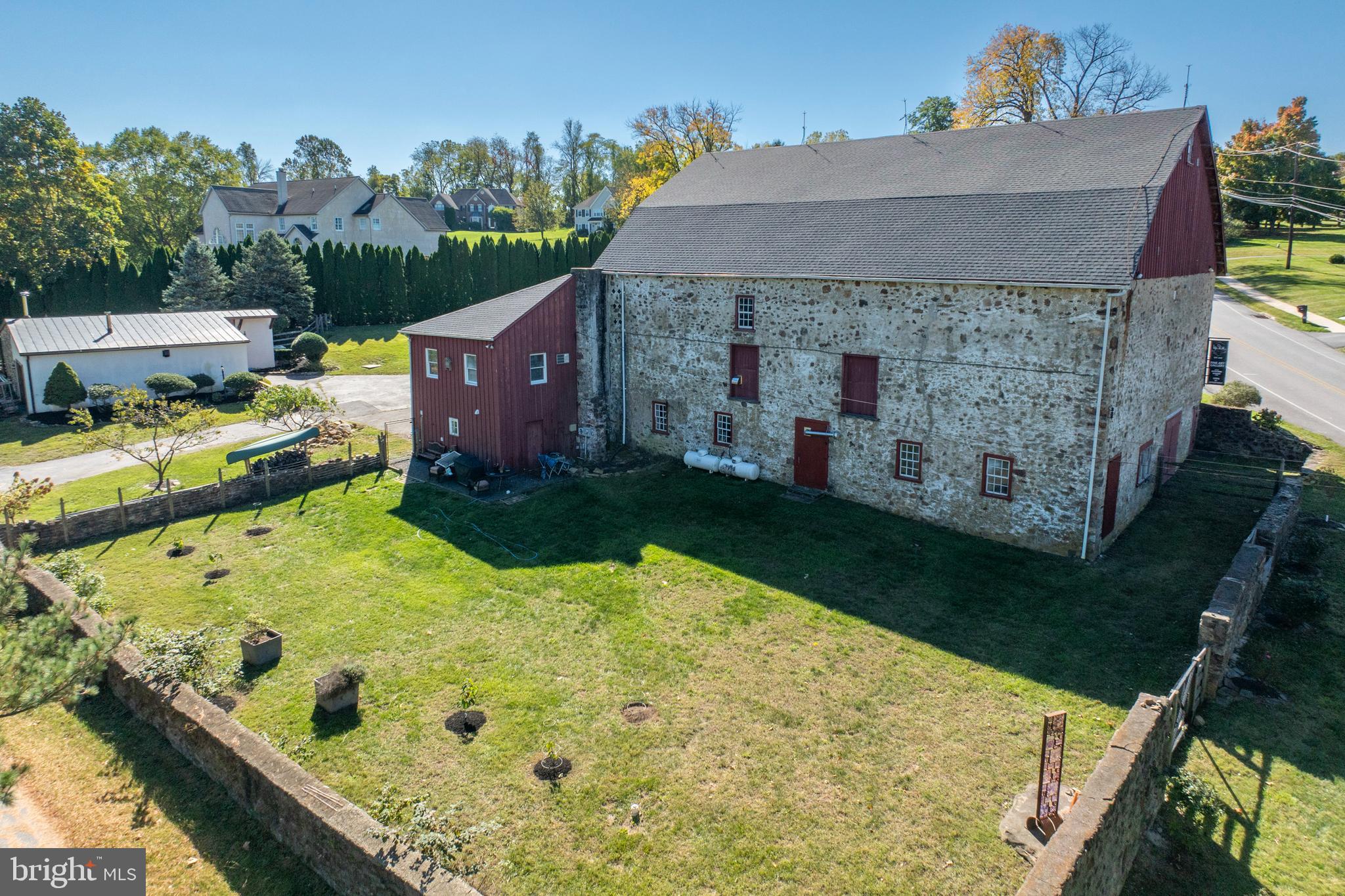 Real estate listing preview #2