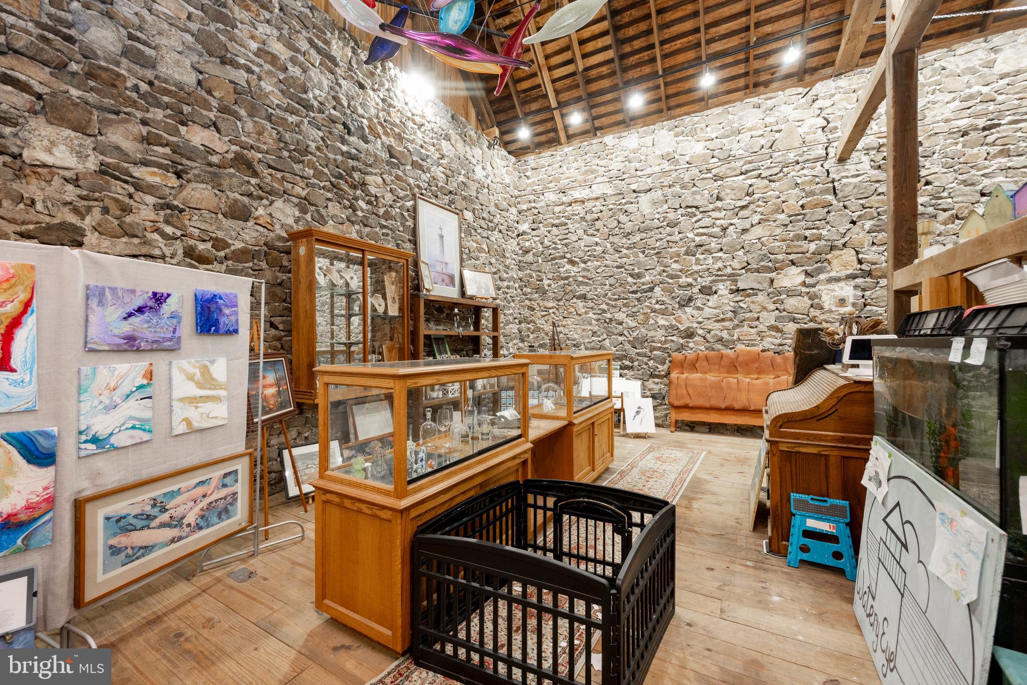 Real estate listing preview #6