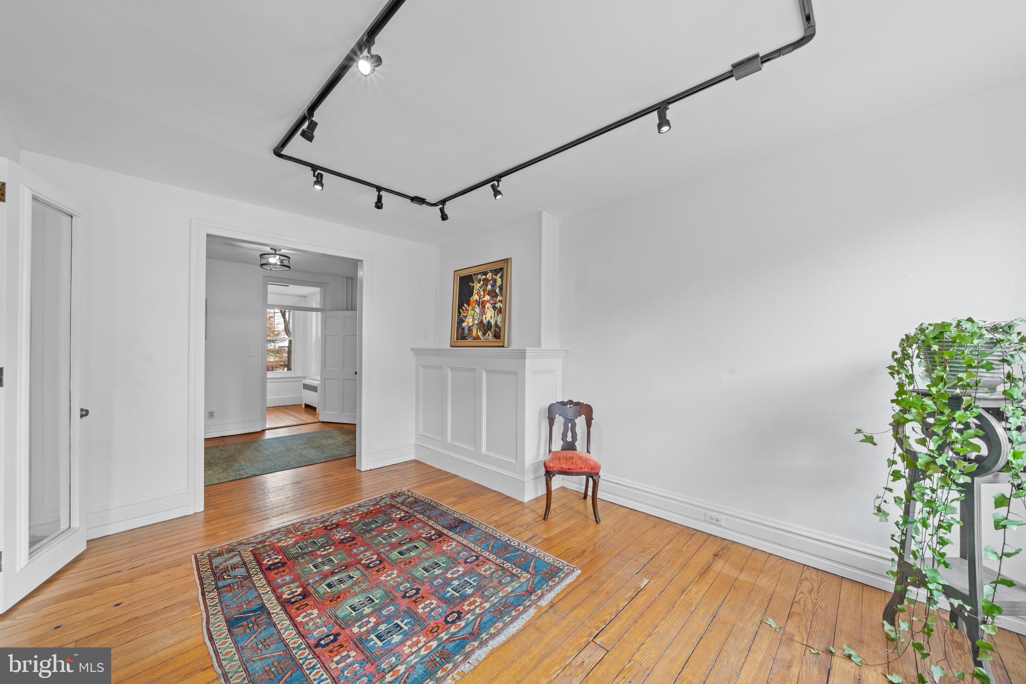 Real estate listing preview #6