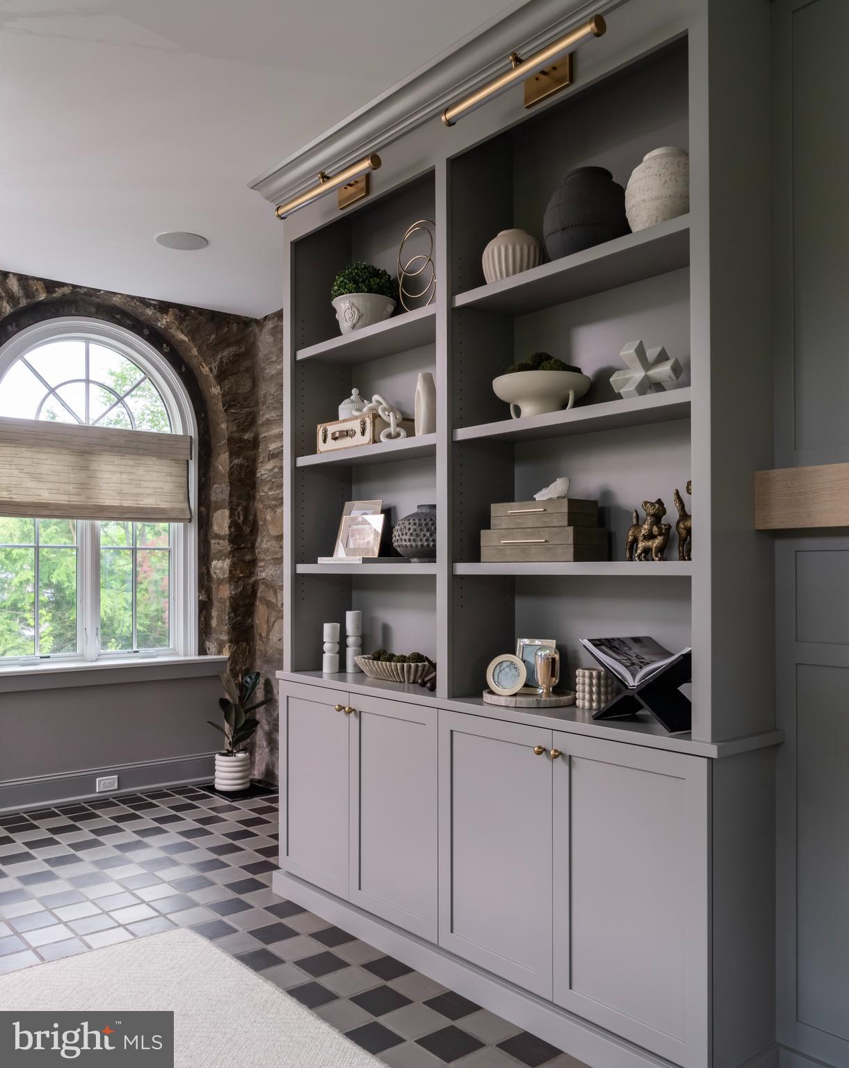 Real estate listing preview #16